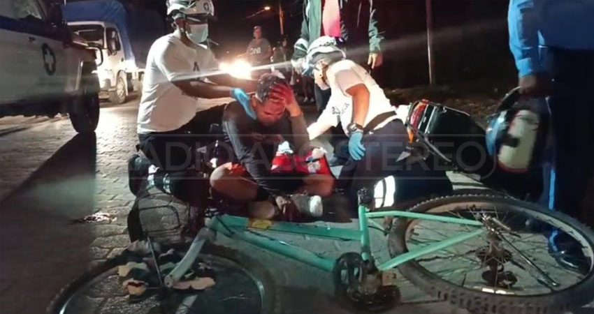 El ciclista fue asistido por Cruz Blanca. Foto: Cortesía/Radio ABC Stereo El ciclista fue asistido por Cruz Blanca. Foto: Cortesía/Radio ABC Stereo