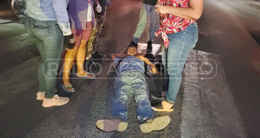 Socorristas atendieron a peatón lesionado en Estelí. Foto: José Enrique Ortega/Radio ABC Stereo Socorristas atendieron a peatón lesionado en Estelí. Foto: José Enrique Ortega/Radio ABC Stereo