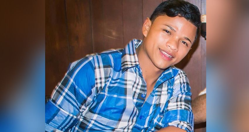 Taylor Flores Navarrete tenía 22 años de edad. Foto: Cortesía/Facebook Taylor Flores Navarrete tenía 22 años de edad. Foto: Cortesía/Facebook