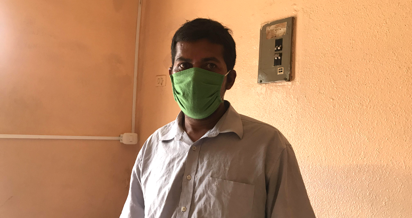 Jeyson José Sevilla Montalván reclama el pago de su salario. Foto: Alba Nubia Lira/Radio ABC Stereo