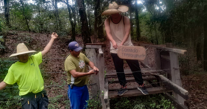 Los pobladores habían colocado rótulos por el cierre temporal pero ya fueron retirados. Foto: Cortesía/Radio ABC Stereo Los pobladores habían colocado rótulos por el cierre temporal pero ya fueron retirados. Foto: Cortesía/Radio ABC Stereo