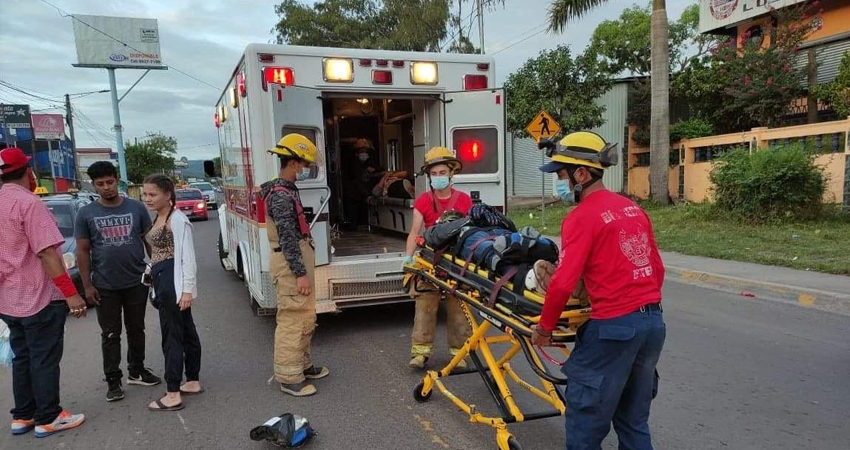 El percance vial ocurrió por la Terminal Norte. Foto: Juan Fco. Dávila/Radio ABC Stereo El percance vial ocurrió por la Terminal Norte. Foto: Juan Fco. Dávila/Radio ABC Stereo