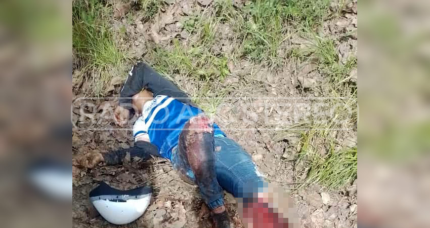 La policía busca al conductor que huyó. Foto: Cortesía/Radio ABC Stereo La policía busca al conductor que huyó. Foto: Cortesía/Radio ABC Stereo