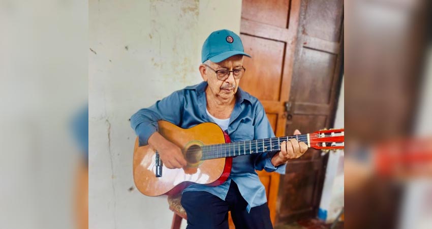 Ahora imparte clases en la escuela de música de la casa cultural de la ciudad de Somoto y Ocotal. Foto: Denis García/Radio ABC Stereo Ahora imparte clases en la escuela de música de la casa cultural de la ciudad de Somoto y Ocotal. Foto: Denis García/Radio ABC Stereo