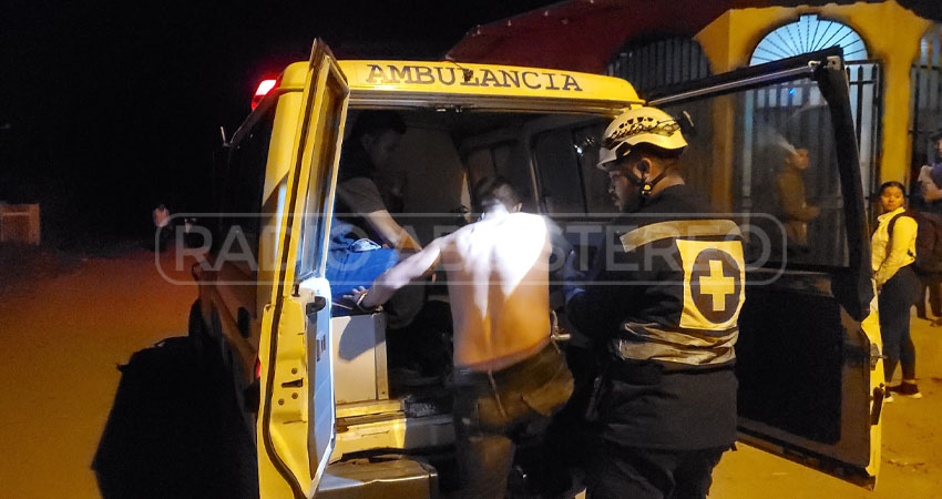 Técnicos de Cruz Blanca atendieron la emergencia. Foto: José Enrique Ortega/Radio ABC Stereo