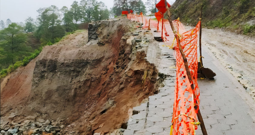 Deslizamiento de tierra afecta carretera entre Murra y El Jícaro, Nueva Segovia, tras intensas lluvias. Foto: Archivo/Radio ABC Stereo Deslizamiento de tierra afecta carretera entre Murra y El Jícaro, Nueva Segovia, tras intensas lluvias. Foto: Archivo/Radio ABC Stereo