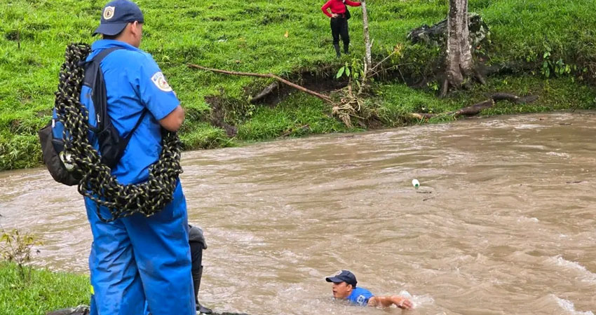 Continúa búsqueda de mujer que fue arrastrada por un río en El Cuá, Jinotega Continúa búsqueda de mujer que fue arrastrada por un río en El Cuá, Jinotega