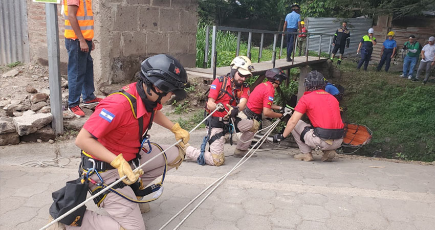 El simulacro fue realizado en el barrio Los Ángeles. Foto: José Enrique Ortega/Radio ABC Stereo El simulacro fue realizado en el barrio Los Ángeles. Foto: José Enrique Ortega/Radio ABC Stereo