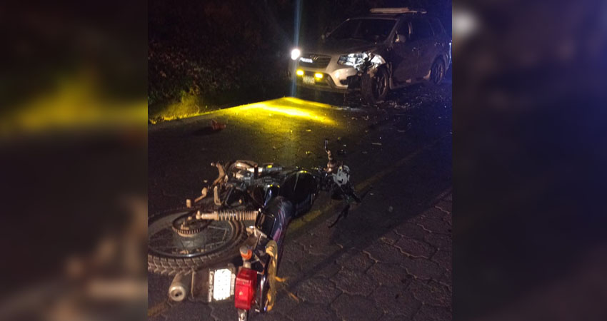 Motociclista grave tras impactar contra camioneta en Orosí, San Fernando.   Foto: Cortesía / Radio ABC Stereo Motociclista grave tras impactar contra camioneta en Orosí, San Fernando.   Foto: Cortesía / Radio ABC Stereo