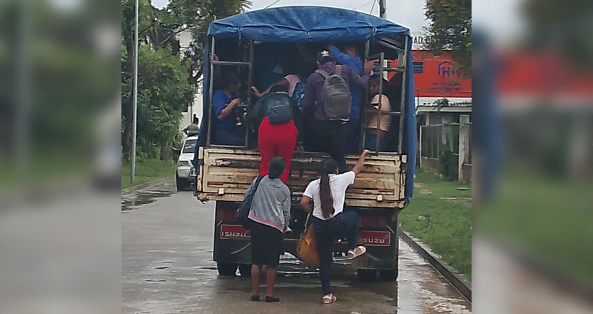 El camión suele ir con sobrecarga. Foto: Marvin Gadea/Radio ABC Stereo El camión suele ir con sobrecarga. Foto: Marvin Gadea/Radio ABC Stereo