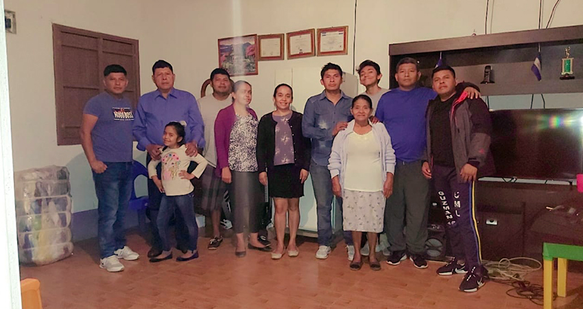 Familia Guzmán de Somoto recuperada de Covid-19. Foto: Cortesía/Denis García Familia Guzmán de Somoto recuperada de Covid-19. Foto: Cortesía/Denis García