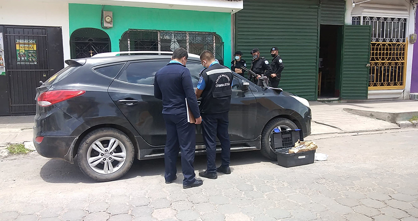La víctima estacionó su vehículo cerca de RostiPollos Estelí. Foto: Juan Fco. Dávila/Radio ABC Stereo La víctima estacionó su vehículo cerca de RostiPollos Estelí. Foto: Juan Fco. Dávila/Radio ABC Stereo