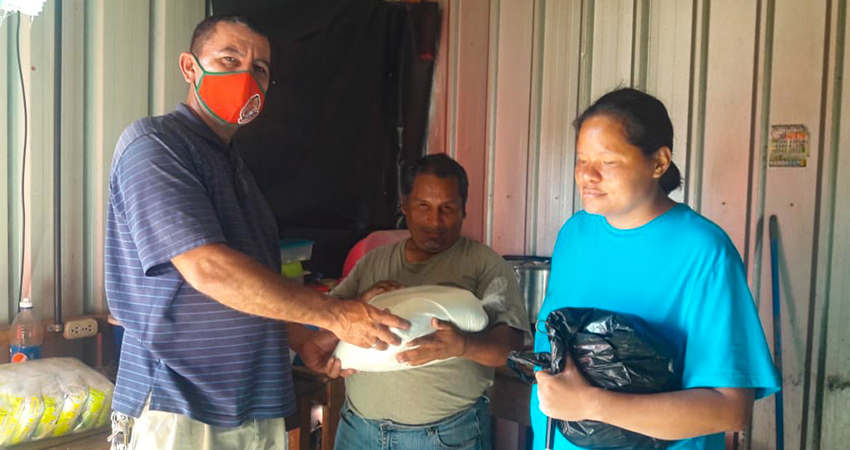 Alimentos para un mes y renta para seis meses es parte de lo que tiene asegurado este matrimonio. Foto: Alba Nubia Lira/Radio ABC Stereo
