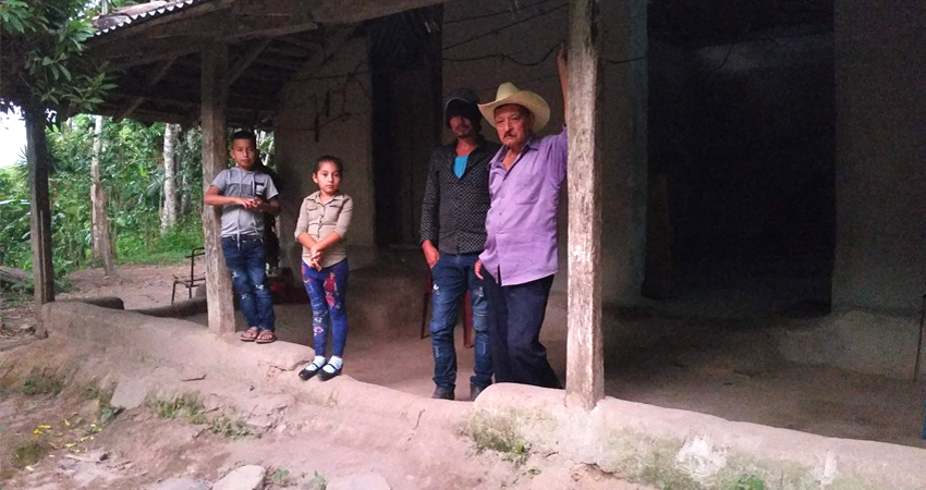 La familia doliente exige a las autoridades profundizar en las investigaciones. Foto: Juan Fco. Dávila/Radio ABC Stereo La familia doliente exige a las autoridades profundizar en las investigaciones. Foto: Juan Fco. Dávila/Radio ABC Stereo