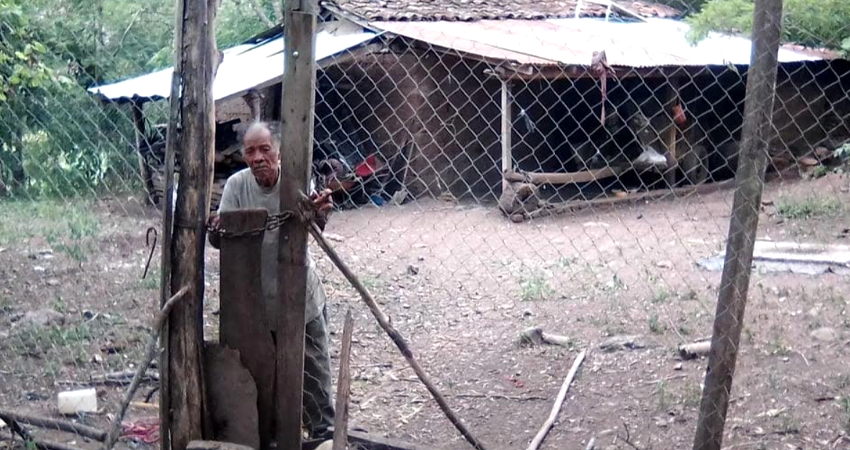 Don Pedro Pablo Flores fue víctima de robo en su humilde vivienda. Foto: Cortesía/Byron Castellon Don Pedro Pablo Flores fue víctima de robo en su humilde vivienda. Foto: Cortesía/Byron Castellon