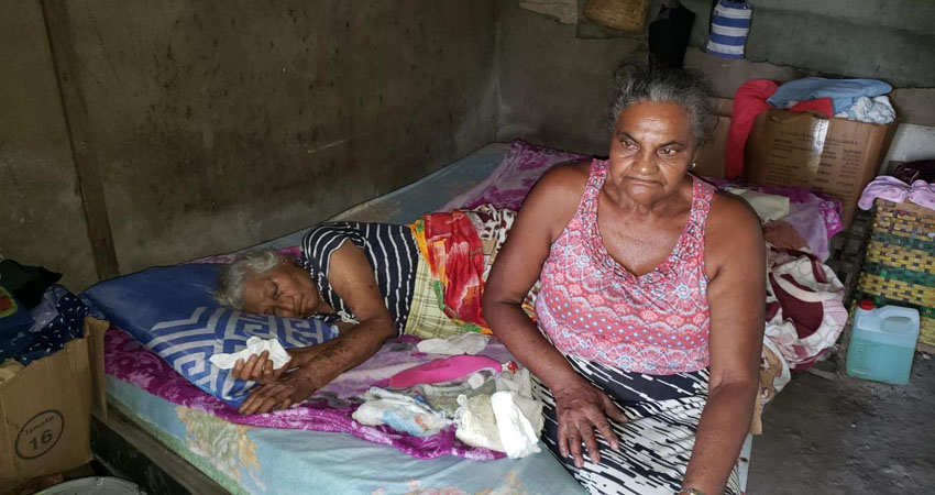 Las señoras urgen de ayuda.Foto: José Enrique Ortega/Radio ABC Stereo Las señoras urgen de ayuda.Foto: José Enrique Ortega/Radio ABC Stereo