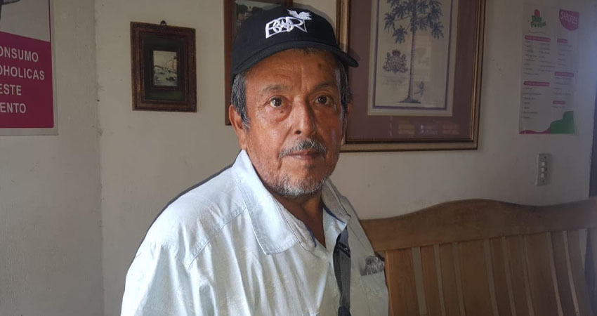 Ramón Augusto Jarquín es el único que sigue vendiendo periódicos en Somoto. Foto: Denis García/Radio ABC Stereo Ramón Augusto Jarquín es el único que sigue vendiendo periódicos en Somoto. Foto: Denis García/Radio ABC Stereo