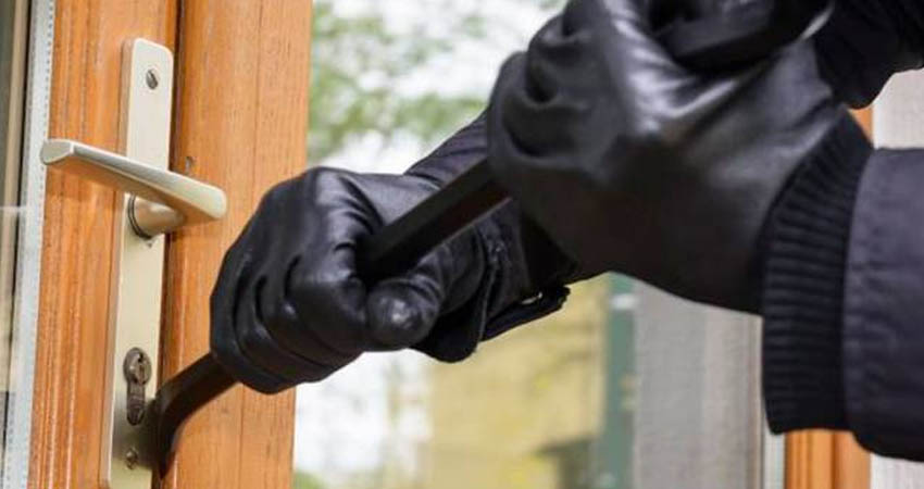 Esperan que las personas salgan a trabajar, para saquear sus viviendas. Imagen de referencia