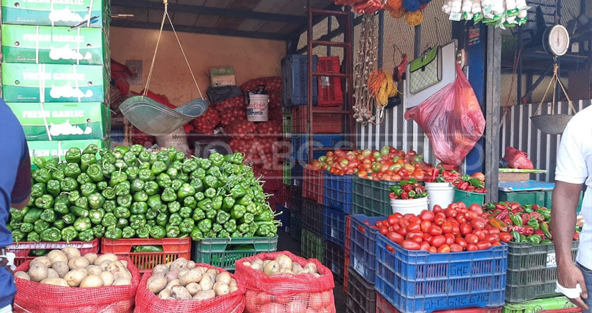 El alza de precios afecta al bolsillo del consumidor. Foto: Famnuel Úbeda/Radio ABC Stereo El alza de precios afecta al bolsillo del consumidor. Foto: Famnuel Úbeda/Radio ABC Stereo