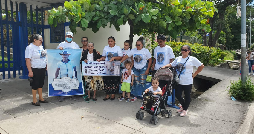 En medio del dolor, los familiares de la víctima se sienten satisfechos por el fallo de culpabilidad. Foto: José Enrique Ortega/Radio ABC Stereo En medio del dolor, los familiares de la víctima se sienten satisfechos por el fallo de culpabilidad. Foto: José Enrique Ortega/Radio ABC Stereo