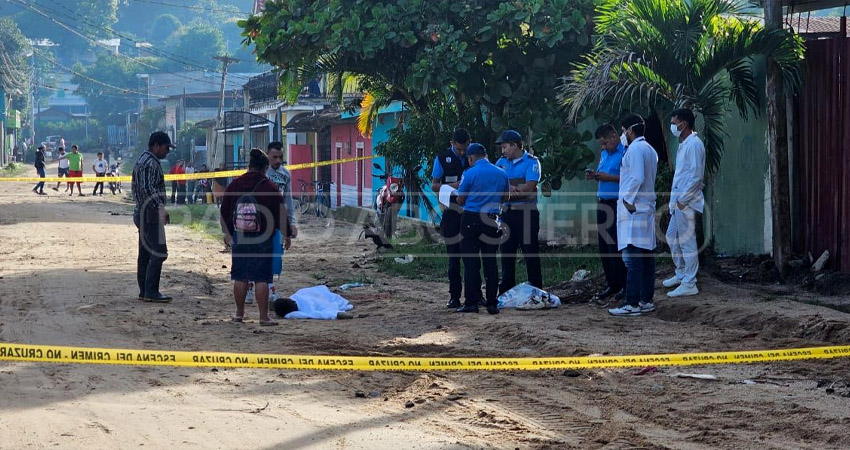 El señalado iba con las víctimas cuando repentinamente se alteró y los atacó, según lugareños. Foto: Cortesía/Radio ABC Stereo El señalado iba con las víctimas cuando repentinamente se alteró y los atacó, según lugareños. Foto: Cortesía/Radio ABC Stereo