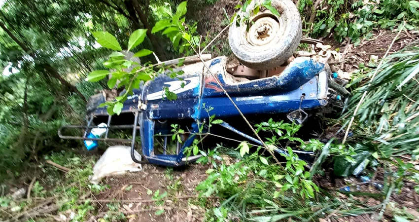 La camioneta quedó prácticamente hecha chatarra. Foto: Cortesía/Radio ABC Stereo La camioneta quedó prácticamente hecha chatarra. Foto: Cortesía/Radio ABC Stereo