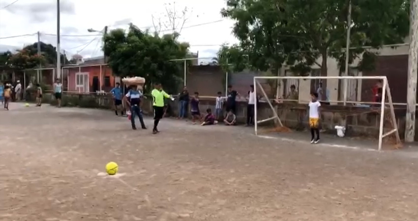 Tanto el responsable de "El Chalet", como la directora del colegio desmintieron los señalamientos. Imagen tomada de redes sociales Tanto el responsable de "El Chalet", como la directora del colegio desmintieron los señalamientos. Imagen tomada de redes sociales