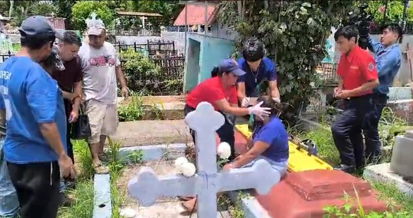 Lesionada al caer en una tumba. Foto: Cortesía/Radio ABC Stereo Lesionada al caer en una tumba. Foto: Cortesía/Radio ABC Stereo