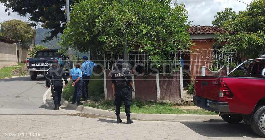El señor murió tras una aparente caída. Foto: Marvin Gadea/Radio ABC Stereo El señor murió tras una aparente caída. Foto: Marvin Gadea/Radio ABC Stereo