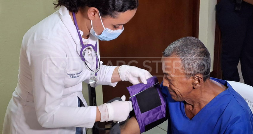 300 reos fueron atendidos en la feria. Foto: Cortesía/Radio ABC Stereo 300 reos fueron atendidos en la feria. Foto: Cortesía/Radio ABC Stereo