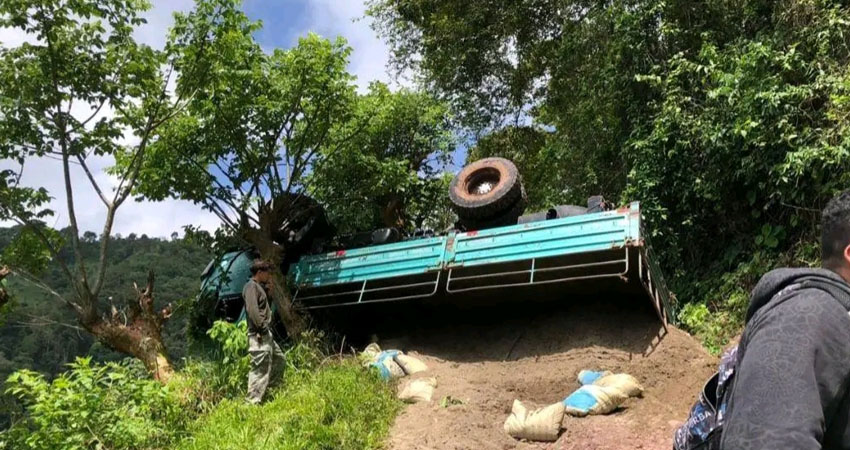 Vuelco de camión en Pantasma, Jinotega.               Foto: Cortesía / Radio ABC Stereo Vuelco de camión en Pantasma, Jinotega.               Foto: Cortesía / Radio ABC Stereo