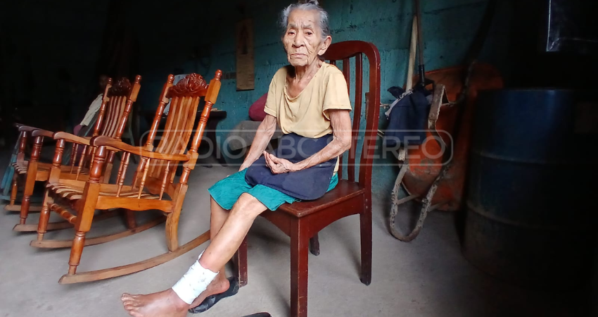 Doña Bernarda Pérez Urbina padece diabetes. Foto: Byron Altamirano/Radio ABC Stereo Doña Bernarda Pérez Urbina padece diabetes. Foto: Byron Altamirano/Radio ABC Stereo