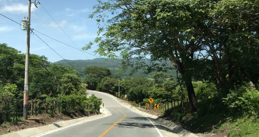 Pobladores aseguran que los cambios que ha traído la mejora en la vía son evidentes. Foto: Martha Celia Hernández/Radio ABC Stereo
