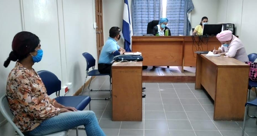 La juez Alma Pino admitió la acusación. Foto: Juan Fco. Dávila/Radio ABC Stereo La juez Alma Pino admitió la acusación. Foto: Juan Fco. Dávila/Radio ABC Stereo