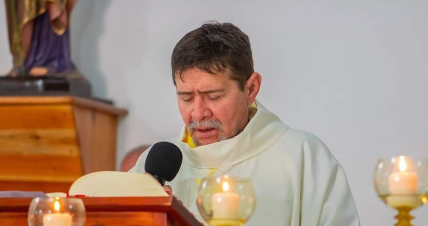 El padre Julio Melgar fue ingresado la semana pasada. Foto: Cortesía/Radio Fe El padre Julio Melgar fue ingresado la semana pasada. Foto: Cortesía/Radio Fe