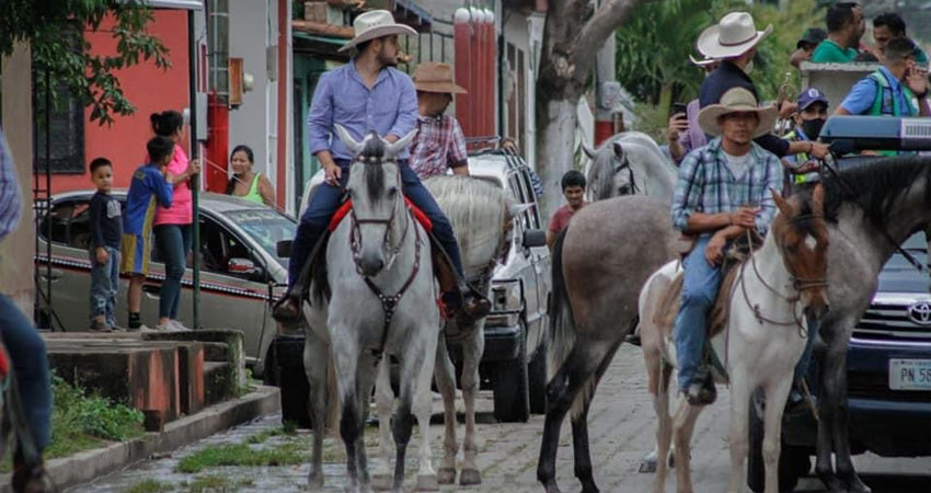 Este sábado se realizó un "tope de toros". Foto: Alcaldía de Ocotal