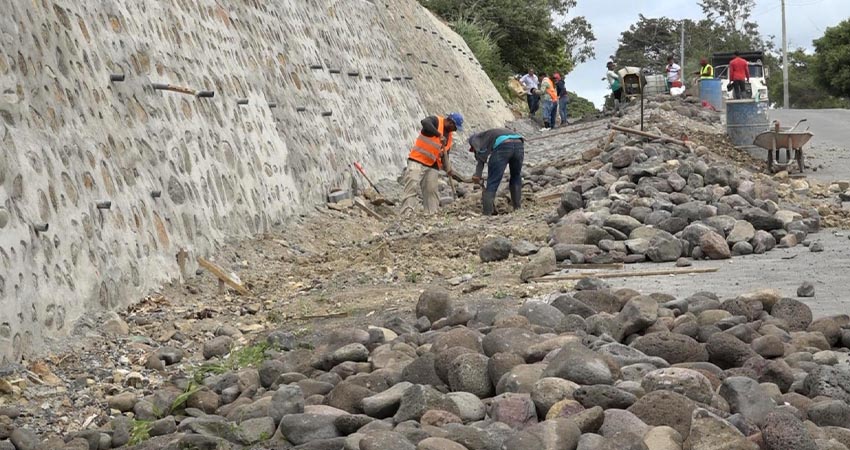 La obra incluye adoquinado, reparación de puentes y cunetas. Foto: Cortesía/Radio ABC Stereo La obra incluye adoquinado, reparación de puentes y cunetas. Foto: Cortesía/Radio ABC Stereo