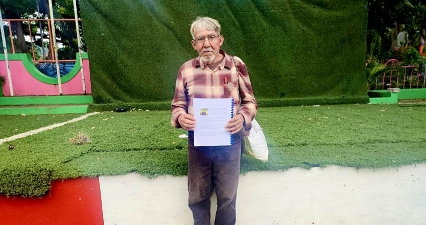 El poeta relata que ama a Jinotega tanto como a Estelí. Foto: Massiel Zeledón/Radio ABC Stereo El poeta relata que ama a Jinotega tanto como a Estelí. Foto: Massiel Zeledón/Radio ABC Stereo