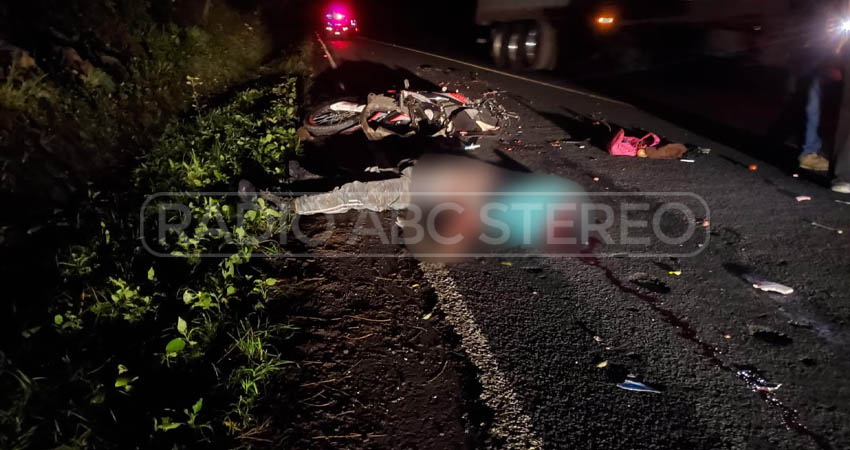 El conductor del camión huyó del sitio tras el accidente. Foto: José Enrique Ortega/Radio ABC Stereo El conductor del camión huyó del sitio tras el accidente. Foto: José Enrique Ortega/Radio ABC Stereo