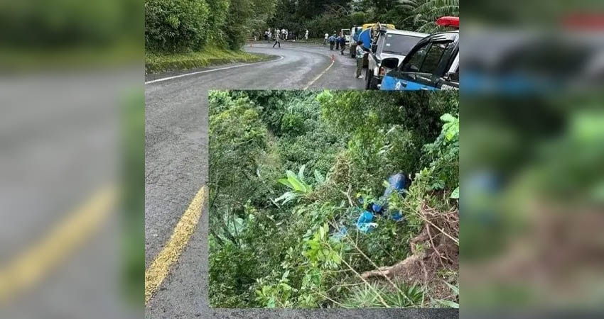 Cisterna se precipita en barranco. Foto: Cortesía/Radio ABC Stereo Cisterna se precipita en barranco. Foto: Cortesía/Radio ABC Stereo