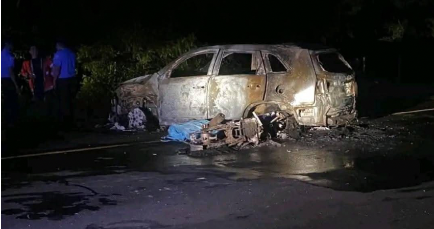 El impacto fue tan violento que ambos vehículos se incendiaron. Foto: Cortesía/Radio ABC Stereo El impacto fue tan violento que ambos vehículos se incendiaron. Foto: Cortesía/Radio ABC Stereo