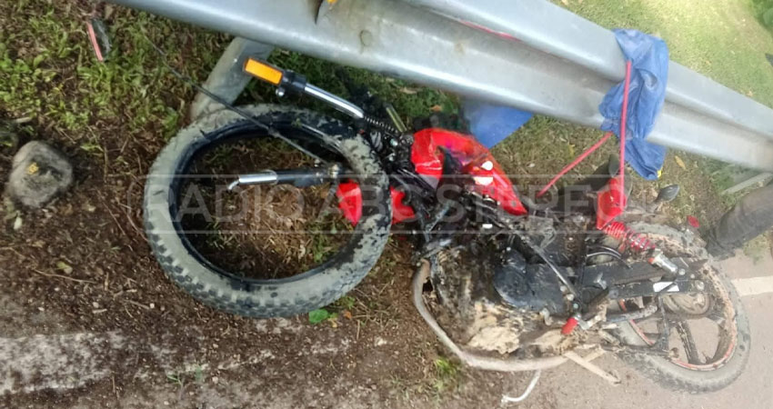 Motociclista muere tras sufrir un accidente. Foto: Cortesía/Radio ABC Stereo Motociclista muere tras sufrir un accidente. Foto: Cortesía/Radio ABC Stereo
