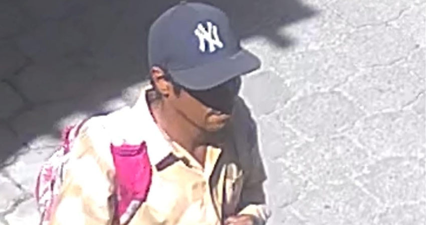 El sospechoso fue captado por cámaras de seguridad. Foto: Captura de pantalla/Radio ABC Stereo El sospechoso fue captado por cámaras de seguridad. Foto: Captura de pantalla/Radio ABC Stereo