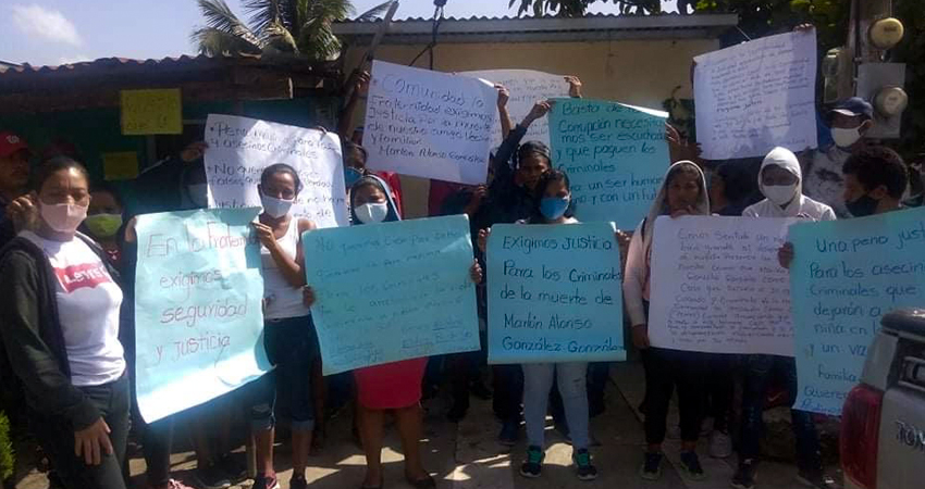 Los familiares de Marlon González demandan justicia. Foto: Juan Fco. Dávila/Radio ABC Stereo Los familiares de Marlon González demandan justicia. Foto: Juan Fco. Dávila/Radio ABC Stereo