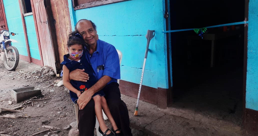 El profesor Jairo Toruño días antes de su cirugía. Foto: Alba Nubia Lira/Radio ABC Stereo