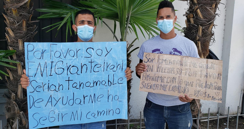 Luis Enrique es cubano y Farid es iraní, ambos buscan llegar a los Estados Unidos. Foto: José Enrique Ortega/Radio ABC Stereo Luis Enrique es cubano y Farid es iraní, ambos buscan llegar a los Estados Unidos. Foto: José Enrique Ortega/Radio ABC Stereo