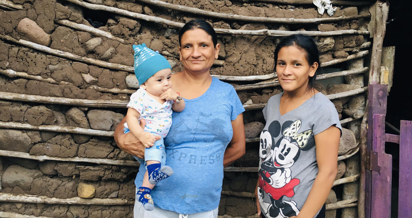 La prioridad de la familia es la alimentación y cuidados del bebé, quien sufre bronquitis. Foto: Alba Nubia Lira/Radio ABC Stereo La prioridad de la familia es la alimentación y cuidados del bebé, quien sufre bronquitis. Foto: Alba Nubia Lira/Radio ABC Stereo