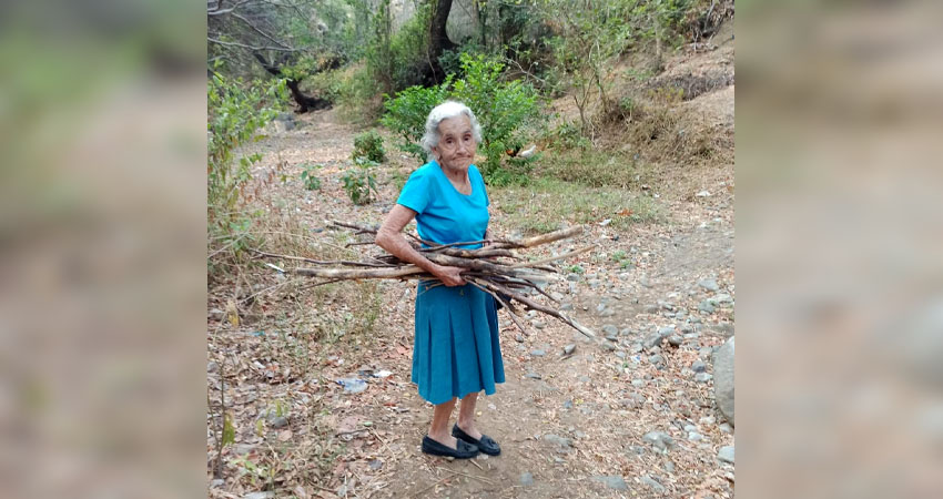 La ancianita teme por su seguridad y demanda el debido actuar de las autoridades. Foto: Cortesía/Radio ABC Stereo La ancianita teme por su seguridad y demanda el debido actuar de las autoridades. Foto: Cortesía/Radio ABC Stereo