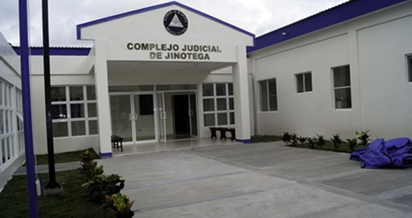 El cuerpo fue encontrado en una plantación de café y banano. Foto: Referencia/Radio ABC Stereo