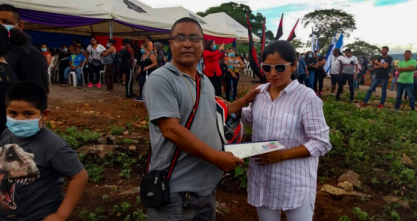 Se entregaron 320 lotes de un total de 1,400 que tienen planeados. Foto: José Enrique Ortega/Radio ABC Stereo Se entregaron 320 lotes de un total de 1,400 que tienen planeados. Foto: José Enrique Ortega/Radio ABC Stereo
